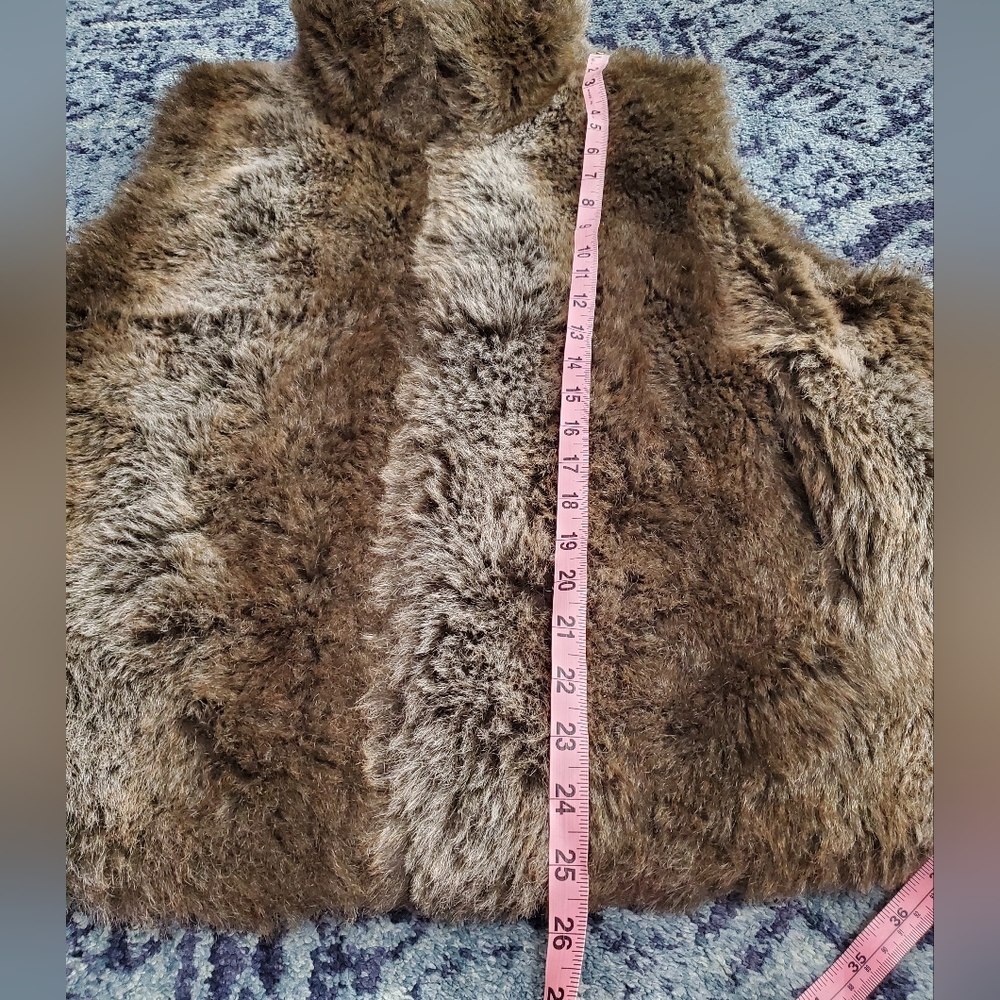 Carolina Colours Faux Fur Reversible Brown Vest - Picture 8 of 10